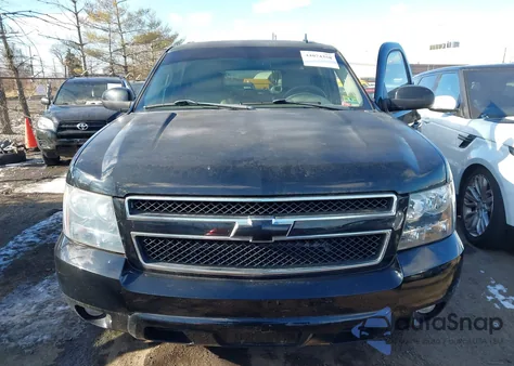 2014 Chevrolet Suburban 1500 Lt z USA, uszkodzony, nr VIN 1GNSCJE09ER210072